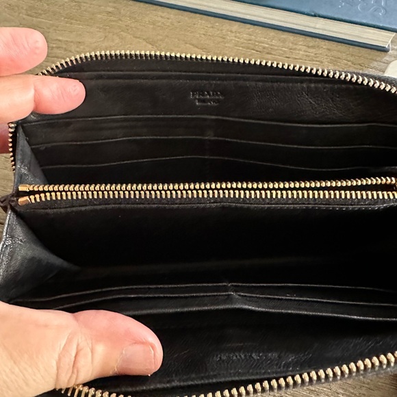 💯Authentic Prada Wallet - Picture 7 of 16